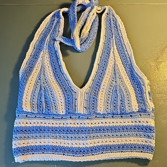 Holister Blue & White Crochet Halter Top. Size Small. Excelent Condition. - Picture 1 of 10